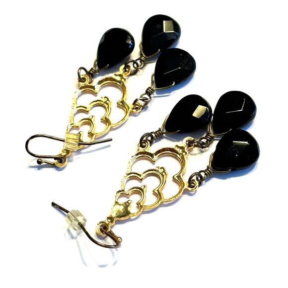 Pierced earrings gold filigree & black faceted beads drop & dangle style elegant - Picture 3 of 6